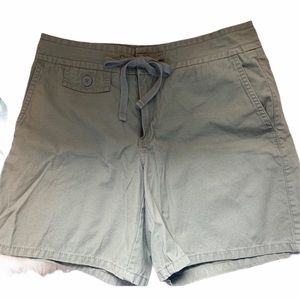 Old Navy Shorts Vintage Baggy 5 Pocket Cargo Olive Green Size 8